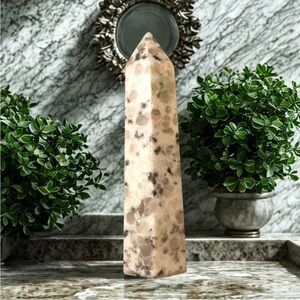 Polished Kiwi Jasper Mini Tower / Point | Sesame Jasper | 76g